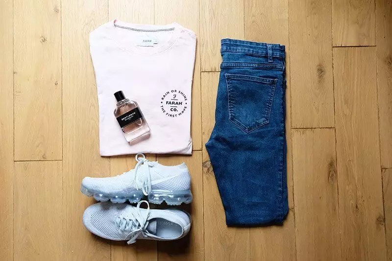 jeans and vapormax